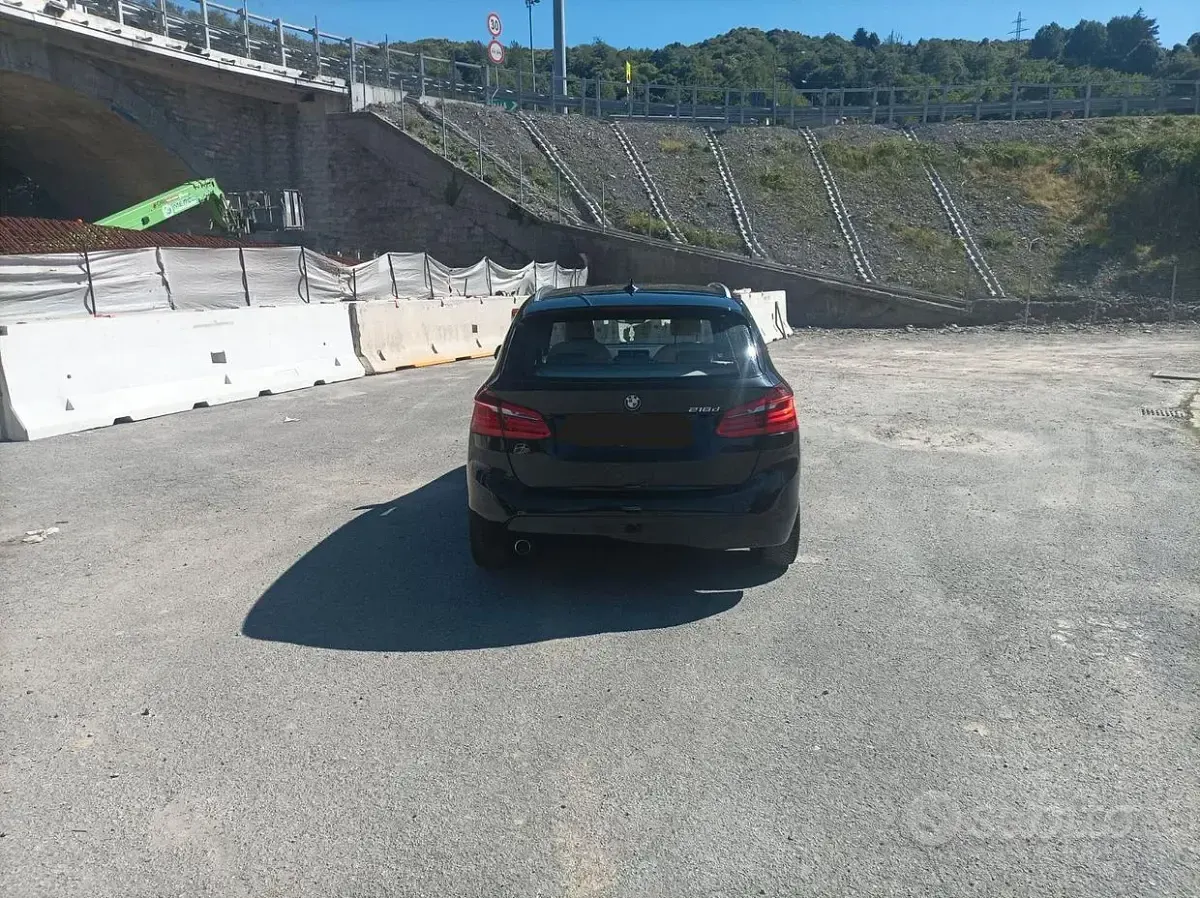 Usata BMW 218 150 CV (110 kW) 2018 Nero Monovolume