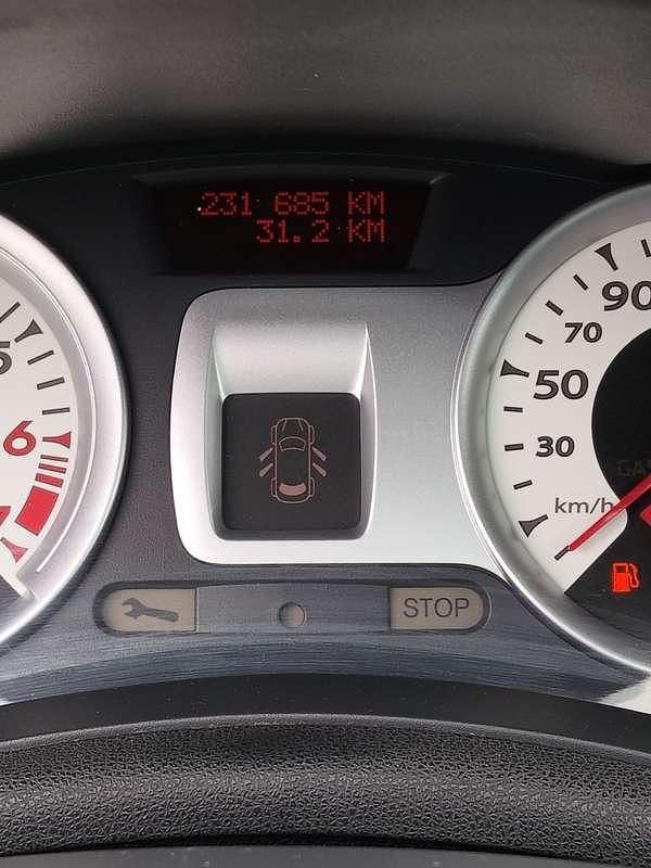 Usata Renault Clio II LE 75 CV (55 kW) 2008 Berlina