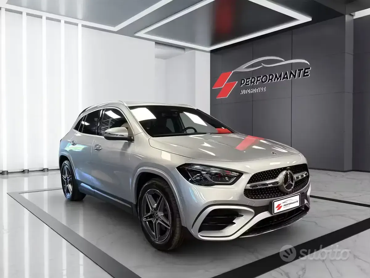Usata Mercedes GLA200 AMG Line Premium Plus 150 CV (110 kW) 2025 Grigio SUV