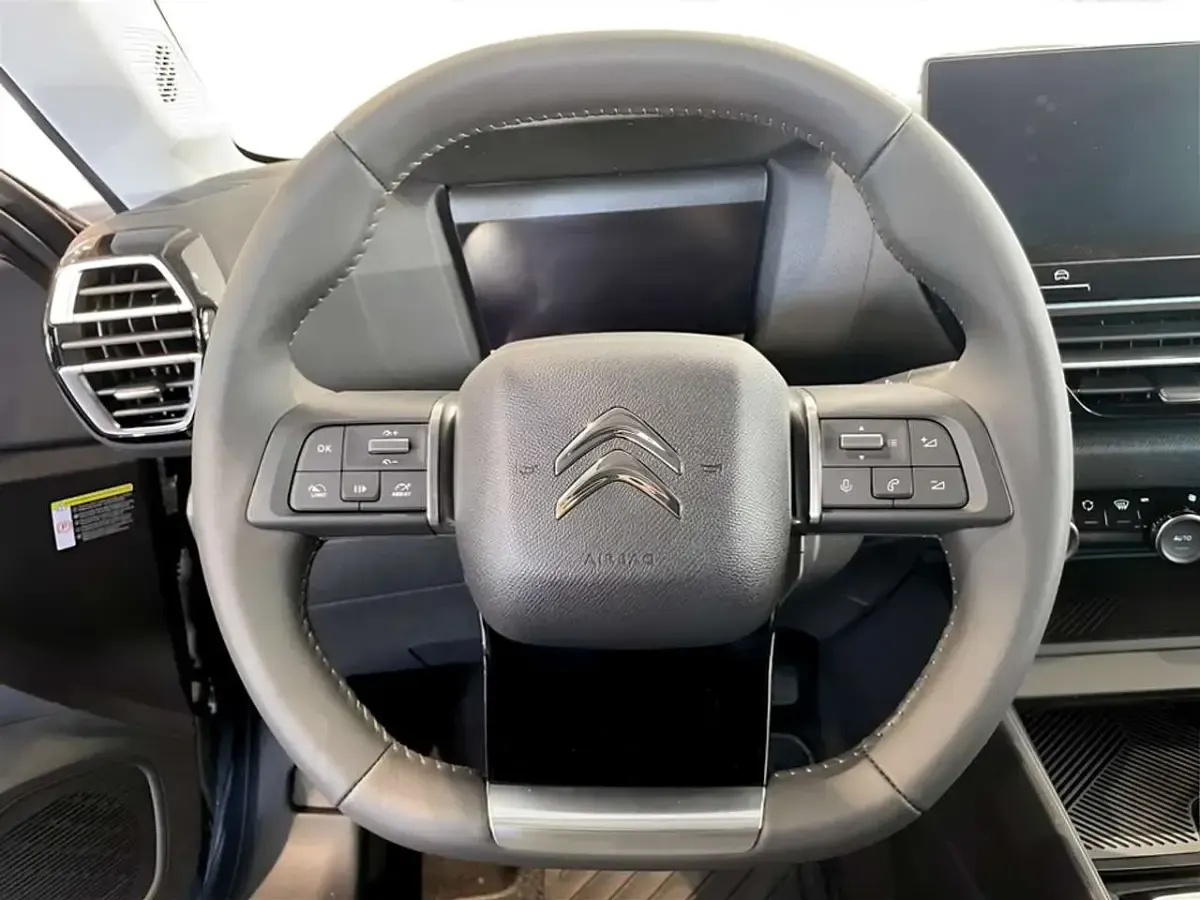 Usata Citroën e-C4 Feel 56 kW (77 CV) 2023 Platinum grey Berlina