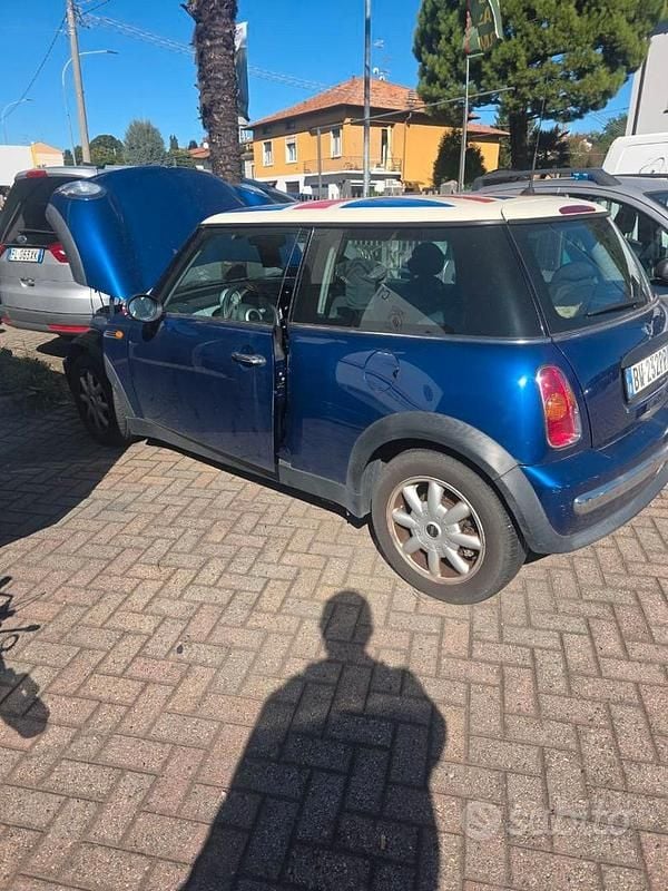 Usata Mini ONE 90 CV (66 kW) 2002 Utilitaria