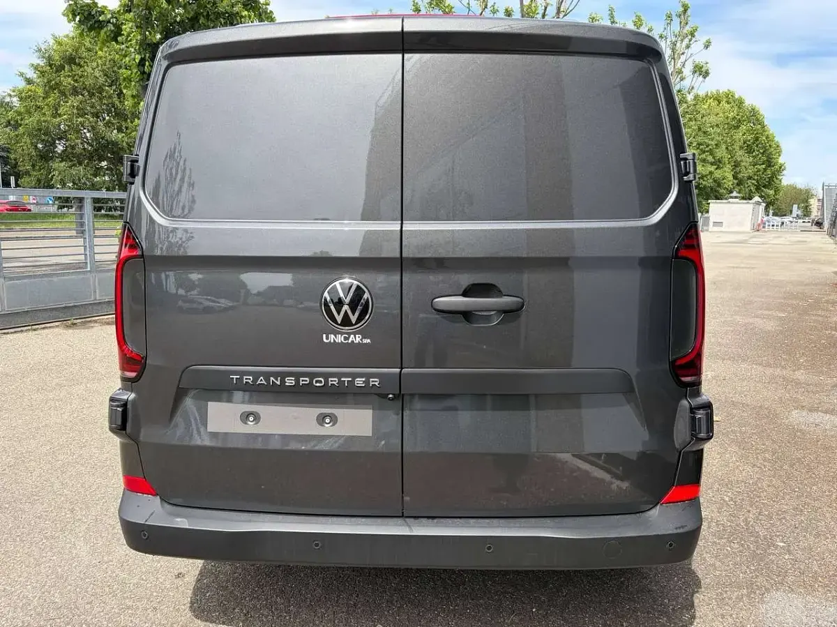 Nuova VW T7 150 CV (110 kW) 2026 Grigio Furgone