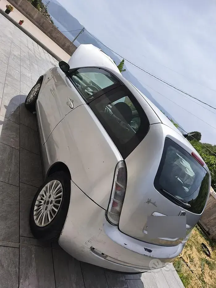 Usata Lancia Ypsilon 60 CV (44 kW) 2009 Grigio Utilitaria