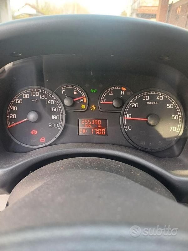 Usata Fiat Punto 2005 Bianco Utilitaria