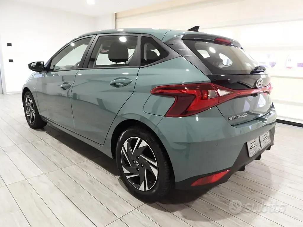 Nuova Hyundai i20 90 CV (66 kW) 2026 Mangroove green Utilitaria