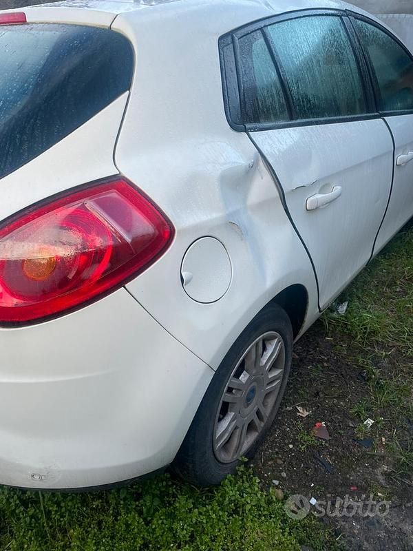 Usata Fiat Bravo 105 CV (77 kW) 2010 Bianco Utilitaria