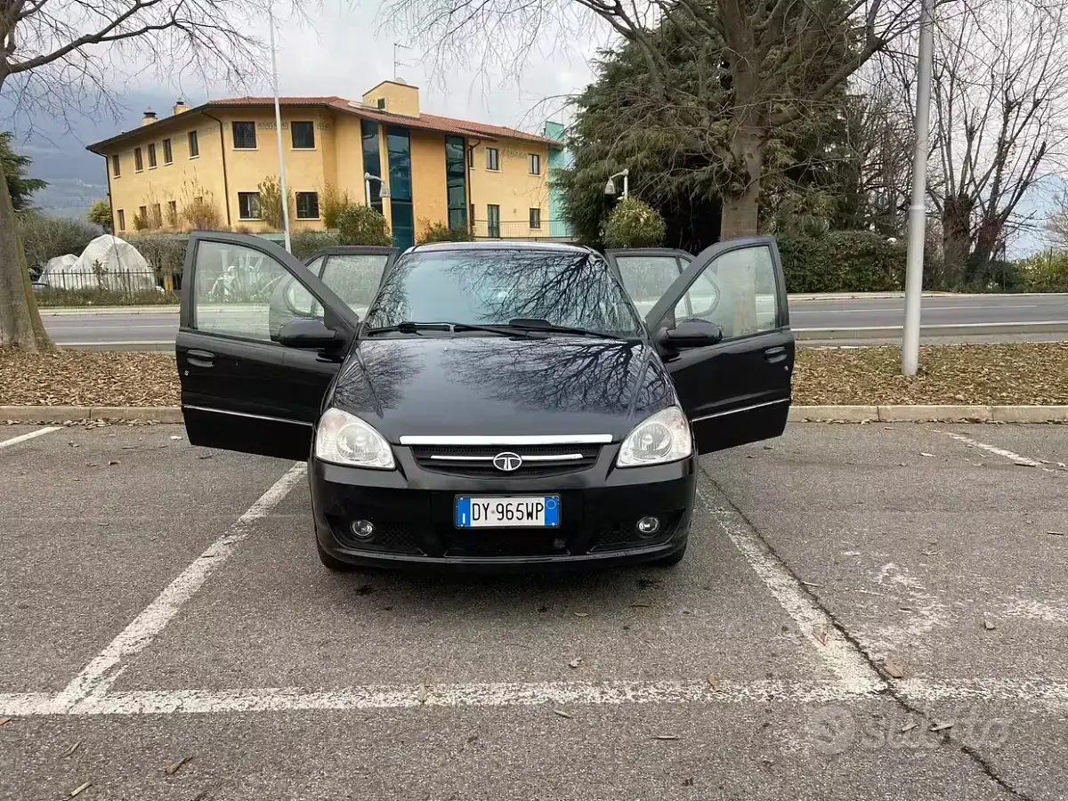 Usata Tata Indica 85 CV (62 kW) 2010 Nero Berlina