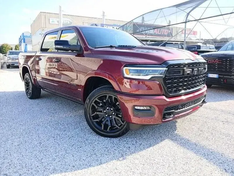 Nuova Dodge Ram Limited 539 CV (396 kW) 2026 Rosso