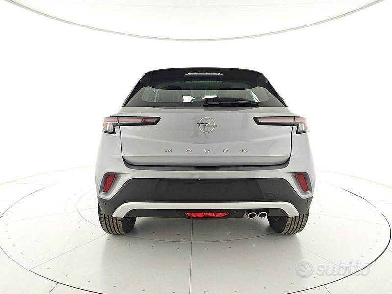 Usata Opel Mokka Elegance 130 CV (95 kW) 2024 Grigio SUV