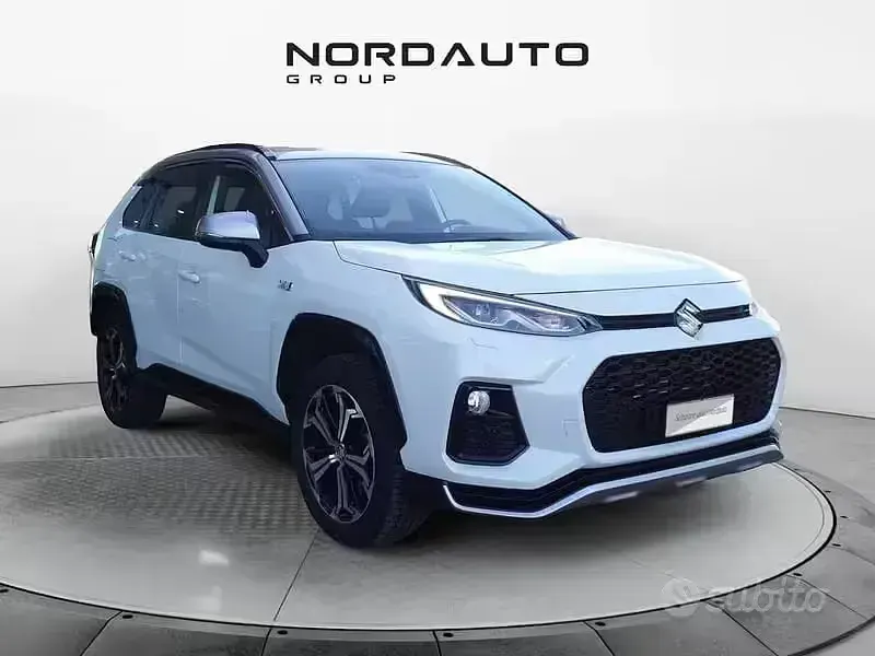 Usata Suzuki Across 306 CV (225 kW) 2021 Bianco SUV