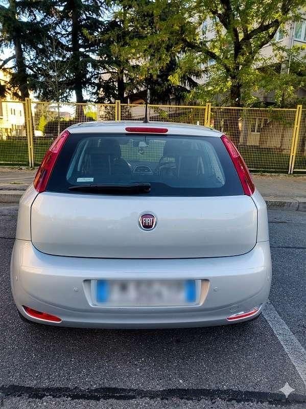 Usata Fiat Punto Easy 77 CV (56 kW) 2015 Utilitaria
