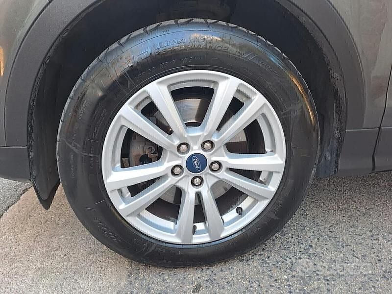 Usata Ford Kuga 150 CV (110 kW) 2019 Grigio SUV