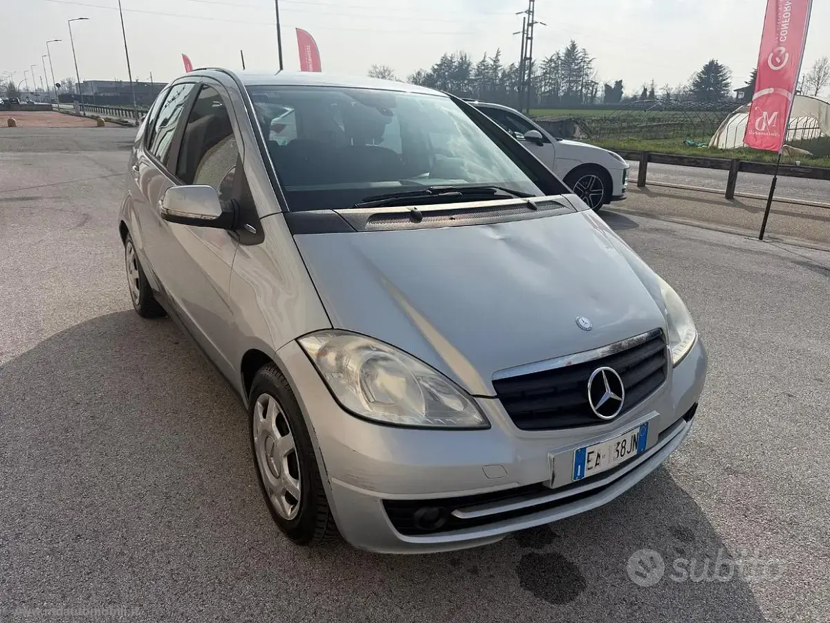 Usata Mercedes A160 Style 82 CV (60 kW) 2010 Argento Berlina