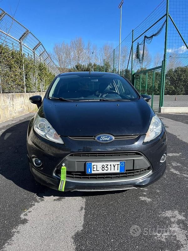 Usata Ford Fiesta Individual 2012 Nero Utilitaria