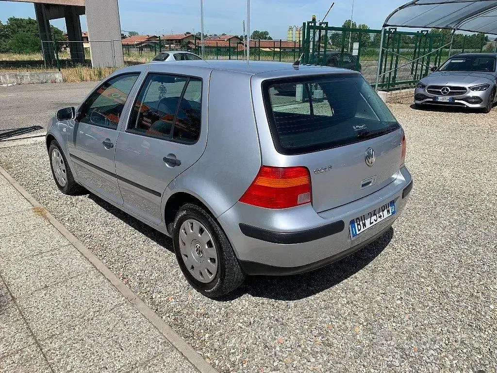 Usata VW Golf IV Highline 105 CV (77 kW) 2002 Grigio Berlina