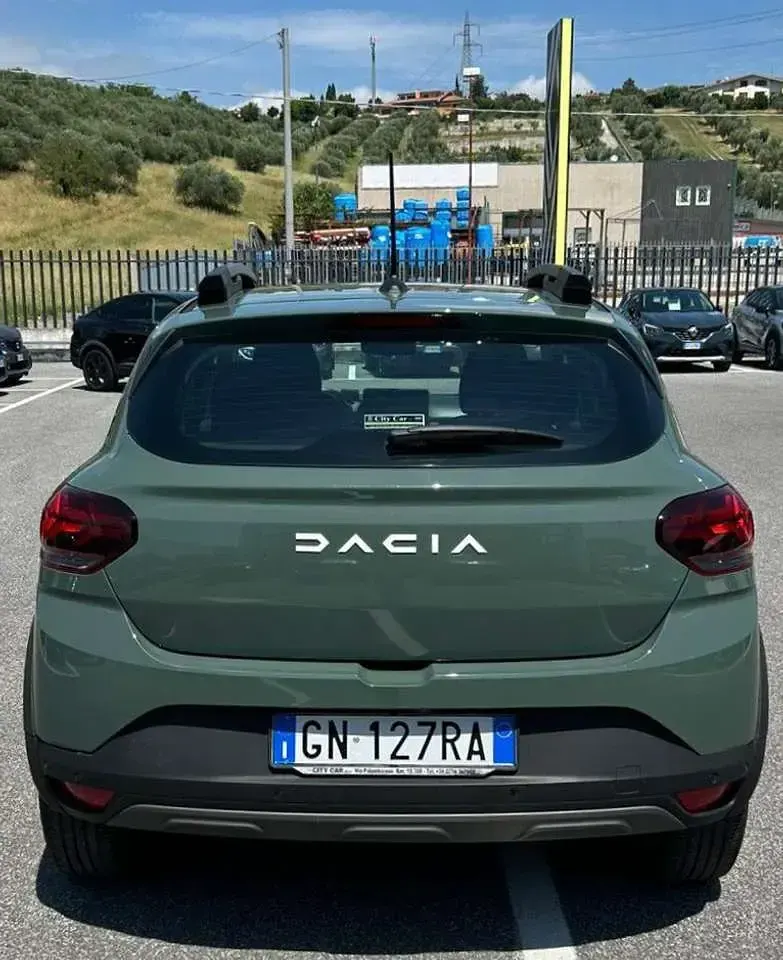 Usata Dacia Sandero Expression 91 CV (66 kW) 2023 Verde Berlina