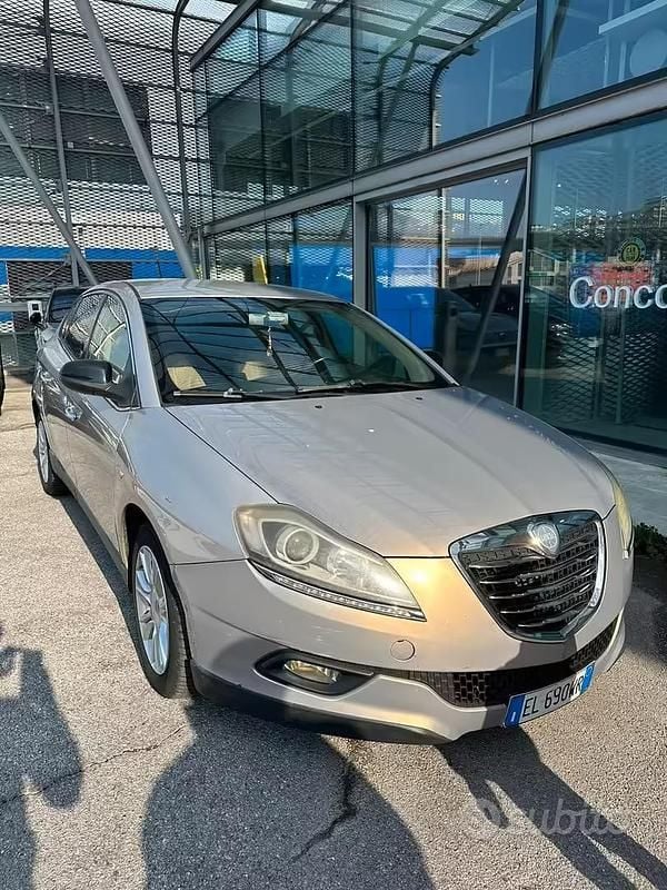 Usata Lancia Delta 130 CV (95 kW) 2012 Grigio Utilitaria