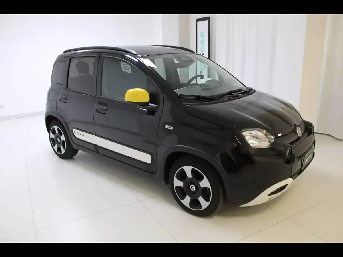 Usata Fiat Panda Cross Cross 69 CV (50 kW) 2025 Nero Utilitaria