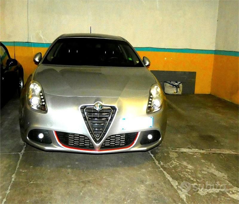 Usata Alfa Romeo Giulietta 170 CV (125 kW) 2013 Grigio Utilitaria