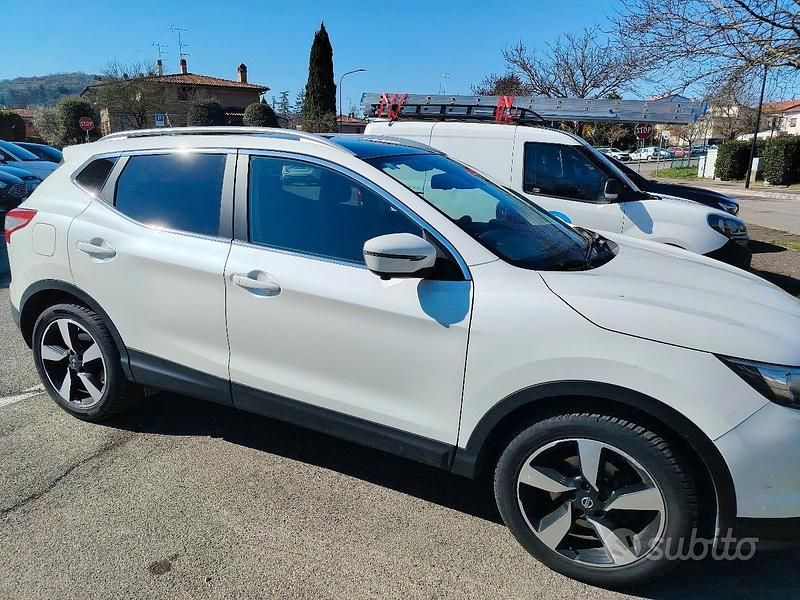 Usata Nissan Qashqai 2017 Bianco SUV