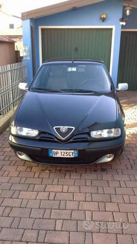 Usata Alfa Romeo 2000 105 CV (77 kW) 2000 Nero Berlina