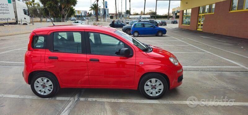 Usata Fiat Panda 69 CV (50 kW) 2016 Rosso Utilitaria