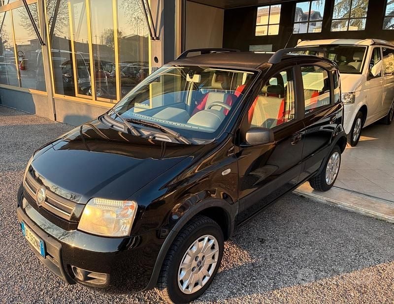 Usata Fiat Panda 4x4 Climbing 60 CV (44 kW) 2006 Nero Utilitaria