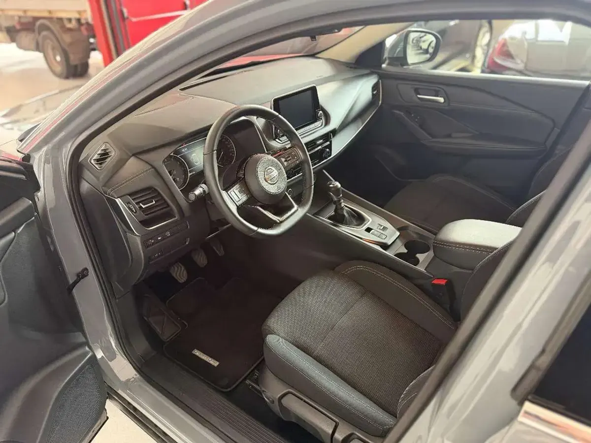 Usata Nissan Qashqai N-Connecta 140 CV (102 kW) 2022 Grigio SUV
