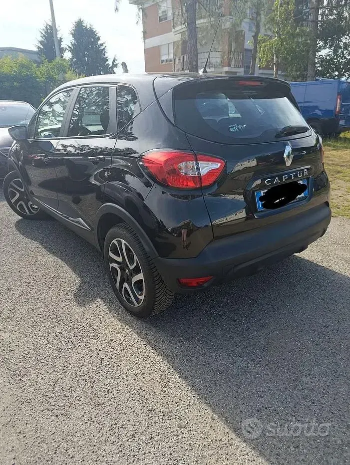 Usata Renault Captur 90 CV (66 kW) 2016 Nero SUV