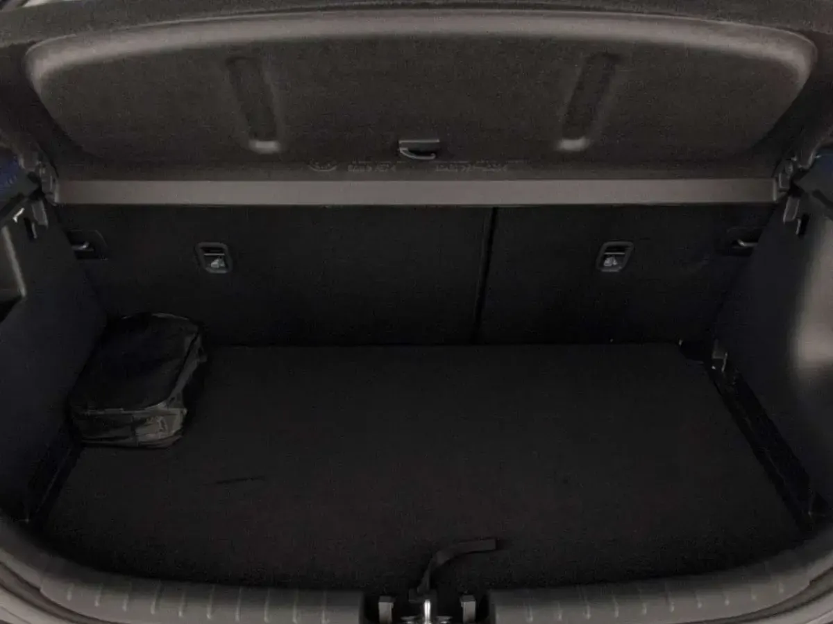 Usata Kia Rio Comfort 84 CV (61 kW) 2022 Verde oliva Berlina