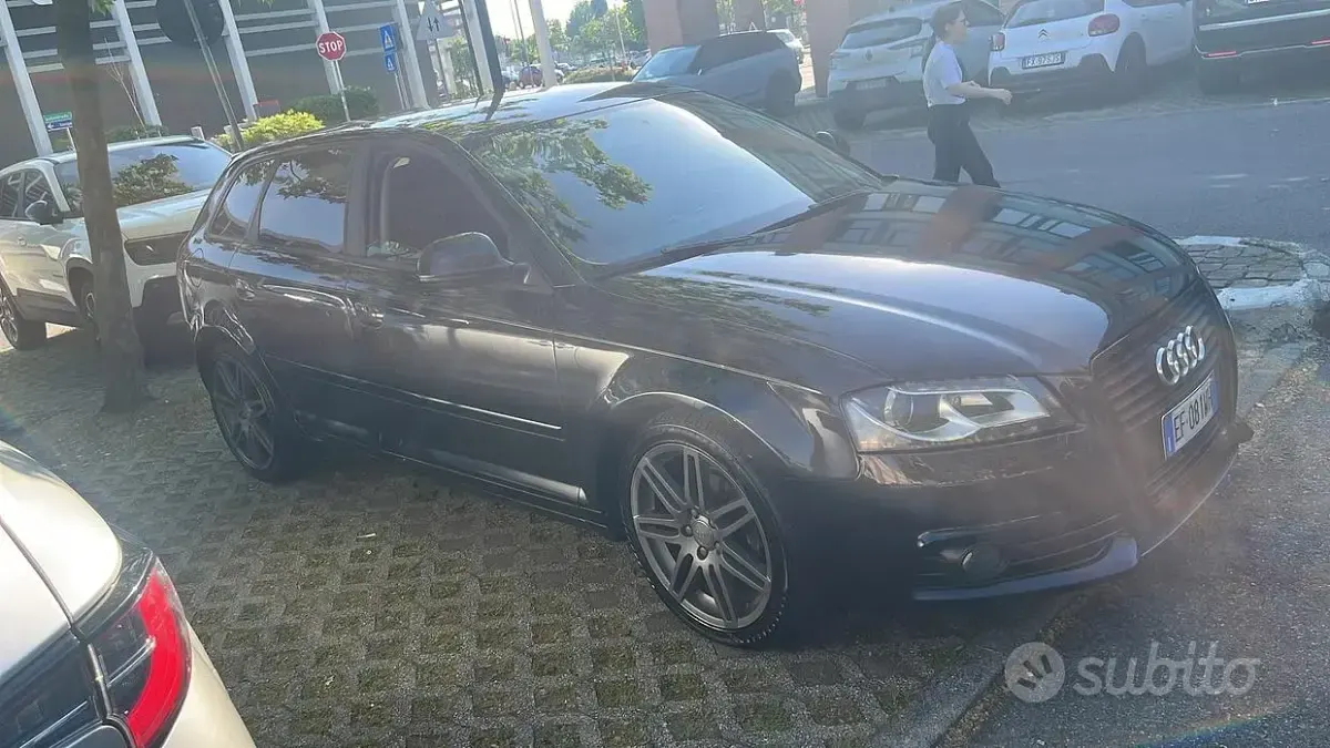 Usata Audi A3 Sportback 105 CV (77 kW) 2011 Nero Utilitaria