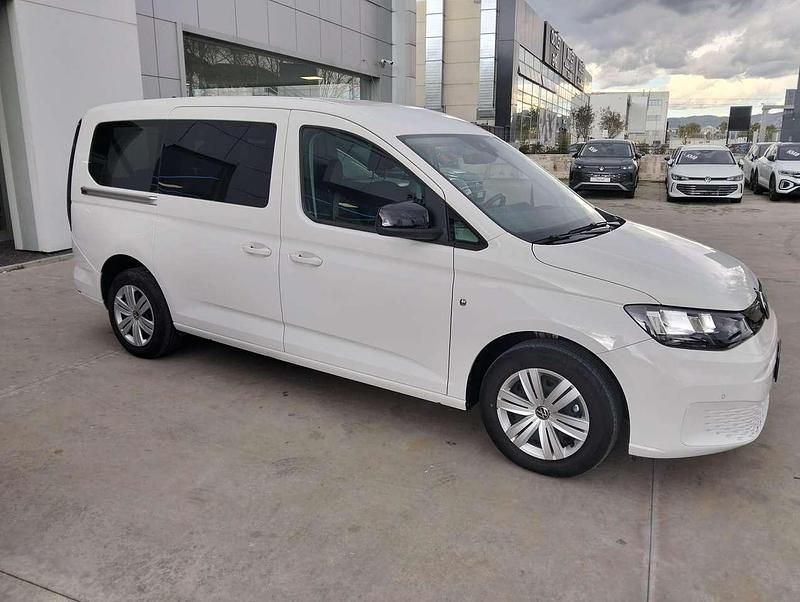 Usata VW Caddy 122 CV (89 kW) 2025 Bianco candy Monovolume