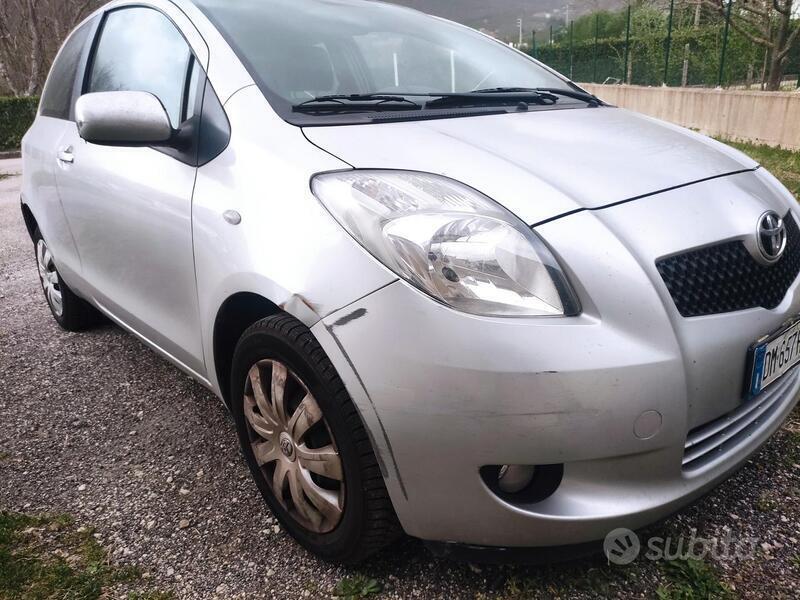 Usato 2008 Toyota Yaris 1.3 Benzin 87 CV (3.990 €)