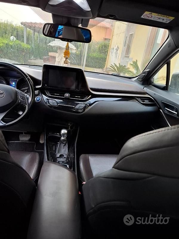 Usata Toyota C-HR 98 CV (72 kW) 2016 Nero SUV