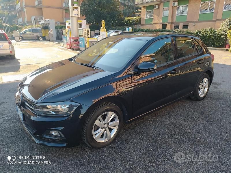 Nero Usata 2019 VW Polo Comfortline Tre volumi | 9500 € (Ottimo prezzo) - Immagine 1/4