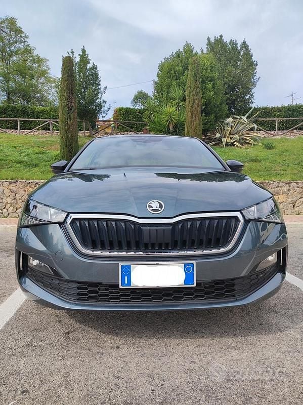 Grigio Usata 2021 Skoda Scala Sport Utilitaria | 16.000 € (Cara) - Immagine 1/4