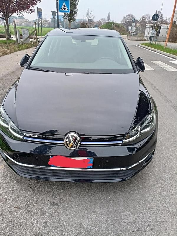 Nero Usata 2018 VW Golf Berlina | 8800 € (Super prezzo) - Immagine 1/3