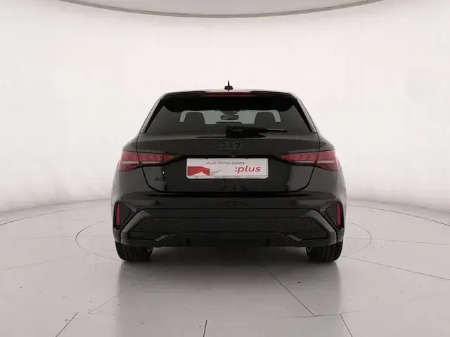 Usata Audi A3 S-Line 150 CV (110 kW) 2025 Nero mito metallizzato Berlina