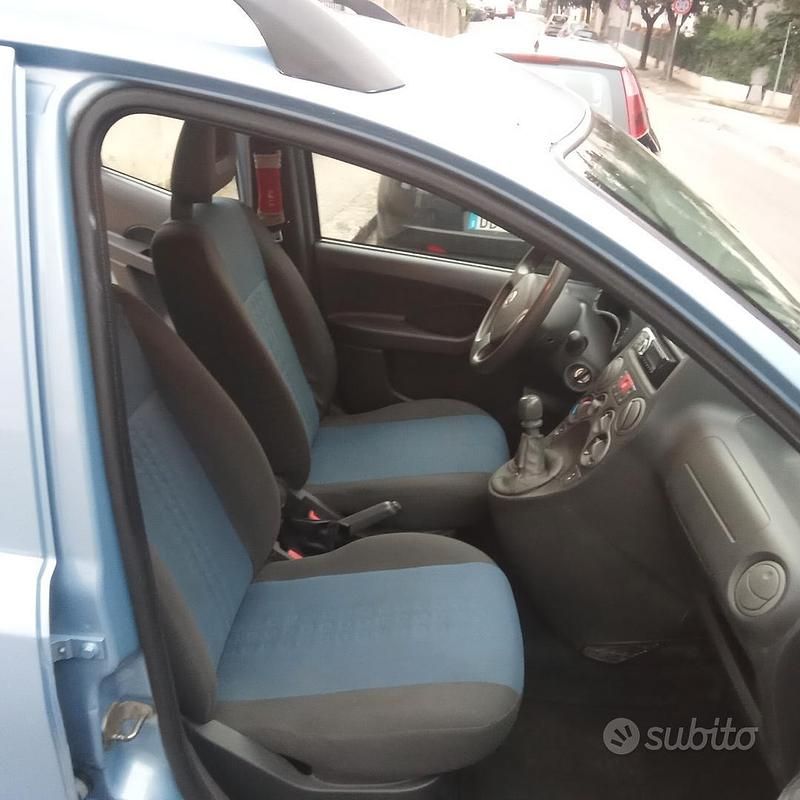 Usata Fiat Panda Lounge 69 CV (50 kW) 2012 Blu Utilitaria
