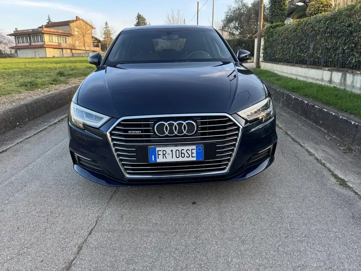 Usata Audi e-tron Design 109 kW (149 CV) 2018 Blu SUV