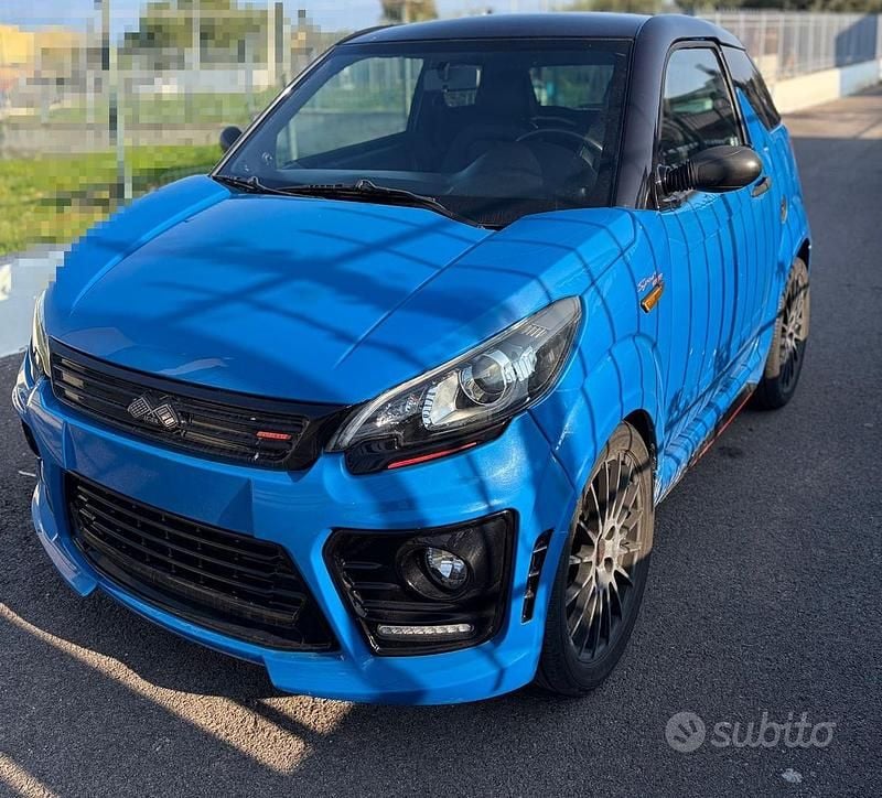 Blu Usata 2019 Ligier JS50 Due volumi | 7500 € (Ottimo prezzo) - Immagine 1/4