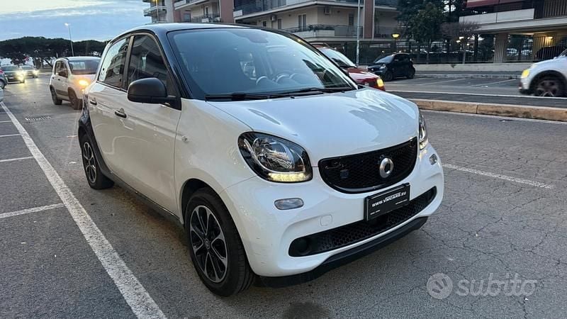 Usata Smart ForFour Electric Drive Passion 41 kW (56 CV) 2019 Bianco Berlina