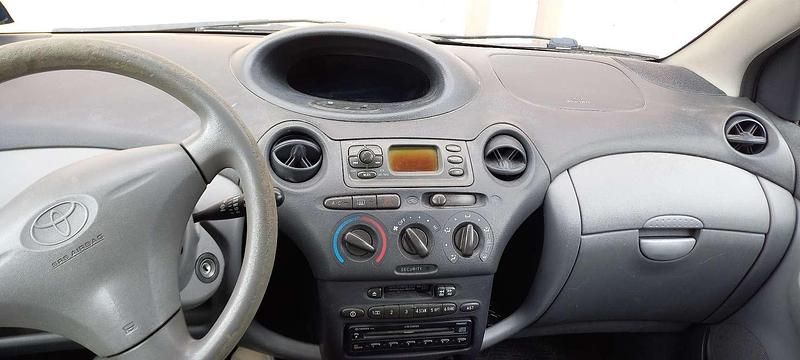 Usata Toyota Yaris 68 CV (50 kW) 2002 Berlina