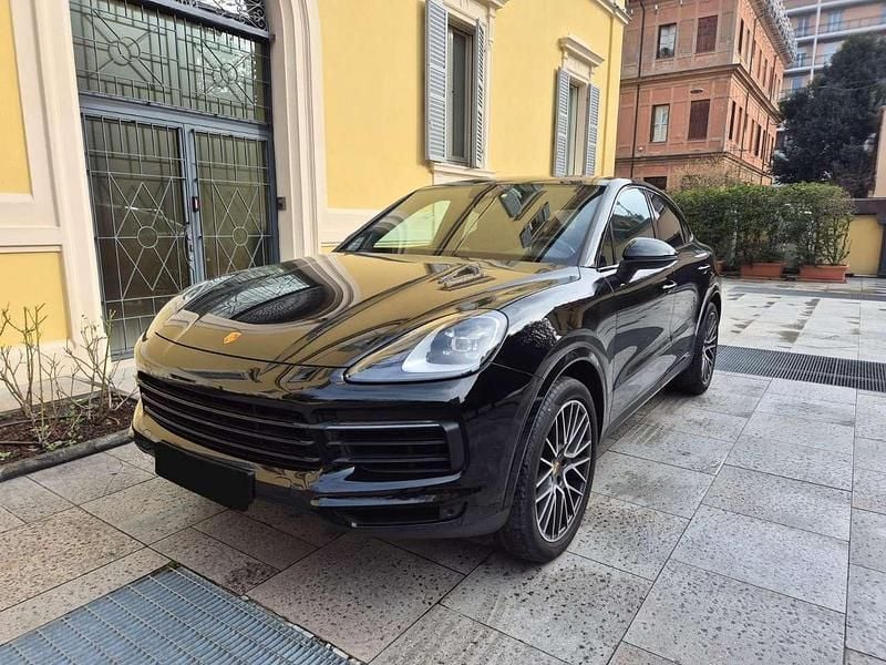 Nero metallizzato Usata 2022 Porsche Cayenne Coupe Coupé | 69.500 € (Super prezzo) - Immagine 1/4