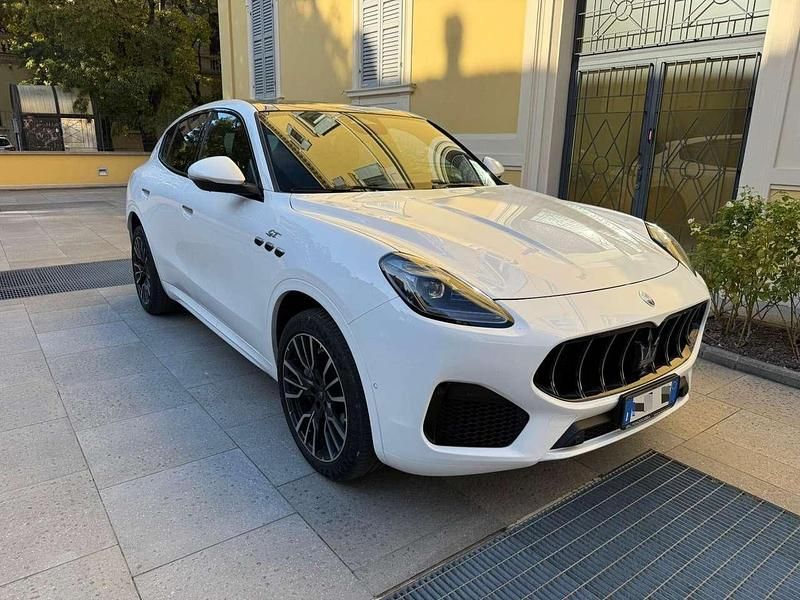 Bianco perla metallizzato Usata 2023 Maserati Grecale GT SUV | 62.500 € (Buon prezzo) - Immagine 1/4