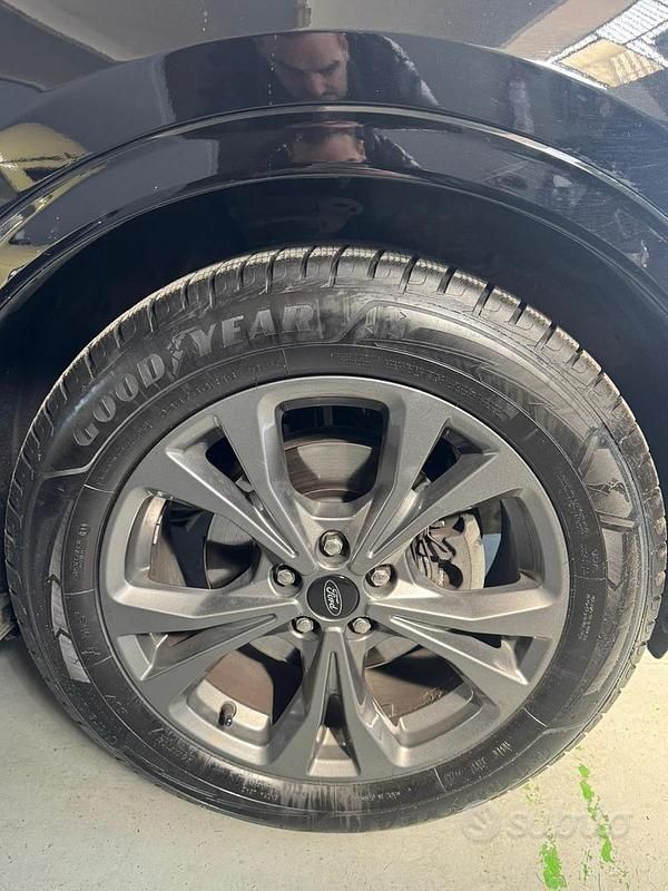 Usata Ford Kuga ST-Line 120 CV (88 kW) 2022 Nero SUV