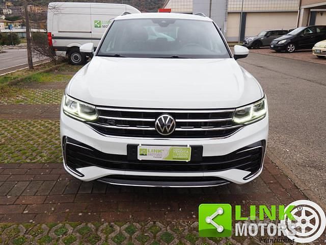 Usata VW Tiguan R-line 150 CV (110 kW) 2020 Bianco SUV
