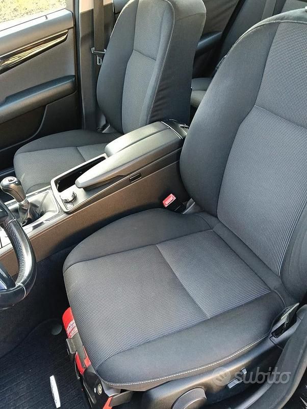 Usata Mercedes C200 136 CV (100 kW) 2011 Nero Berlina