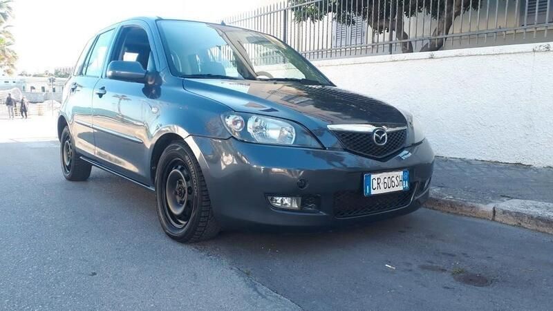 Usata Mazda 2 68 CV (50 kW) 2004 Grigio Monovolume