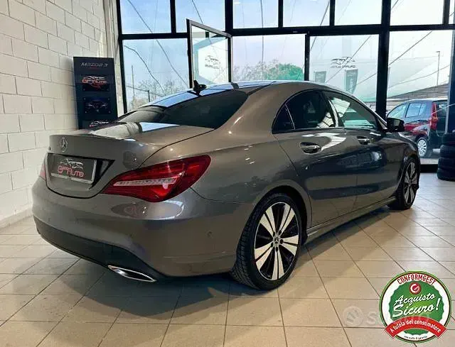 Usata Mercedes CLA200 Night 136 CV (100 kW) 2017 Grigio scuro Berlina
